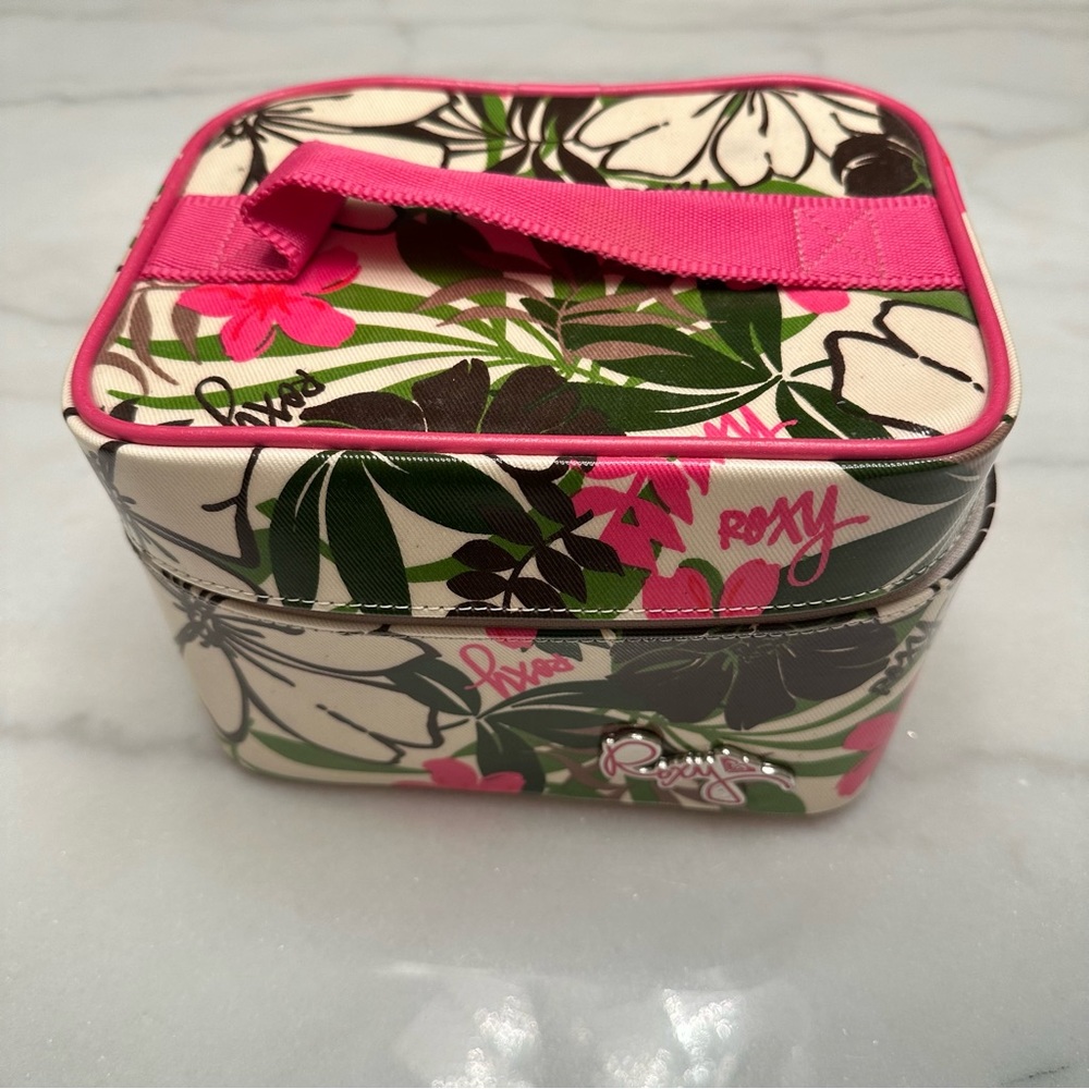 ⭐️RARE⭐️ ROXY Pink Floral Cosmetic Toiletry Train Case Travel Mirror Bag